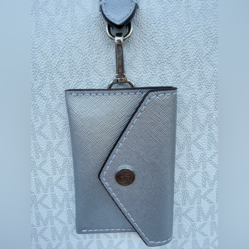 Michael Kors Vincent Signature Monogram Tote with Card Holder Charm 👜🔥 - Picture 15 of 16